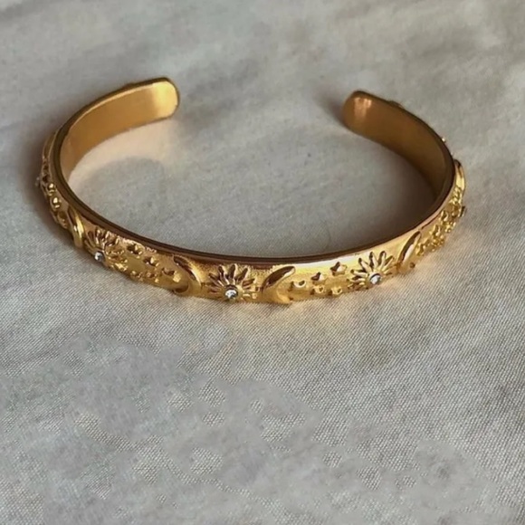 Moon and star cuff bracelet - Picture 3 of 3